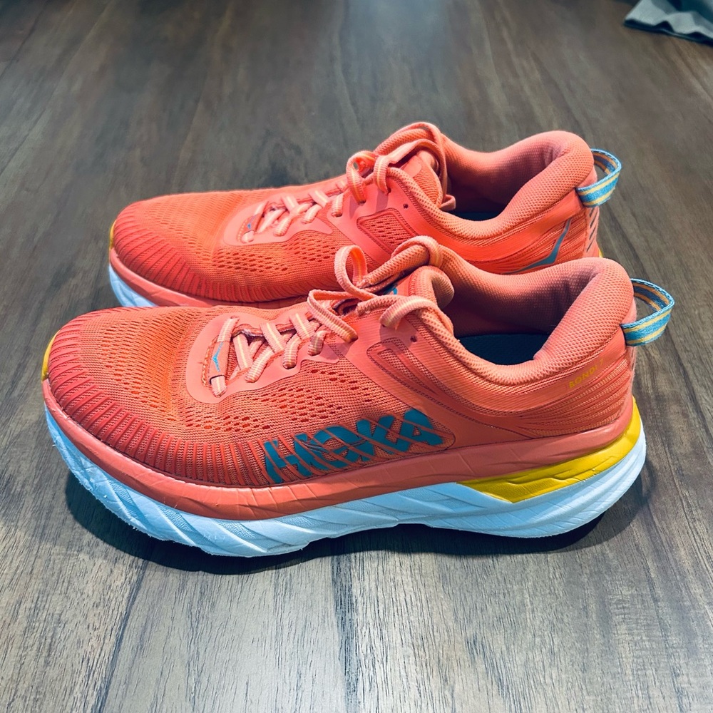 Hoka Women’s Bondi 7 Road-Running Shoes Camilla Coastal Shade Coral size 7